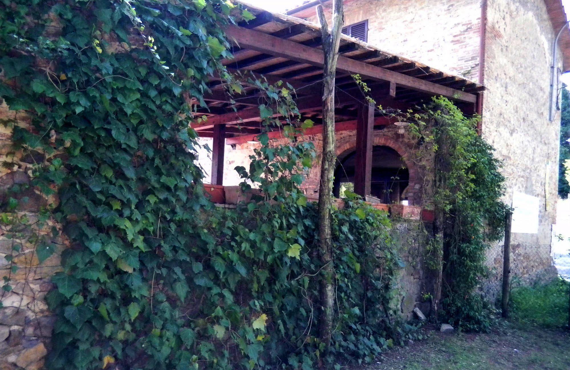 Albergo Ristorante Da Vestro Monticiano Exterior foto